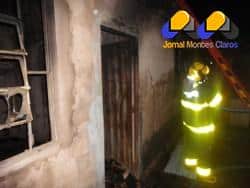 Norte de Minas - Incêndio destrói residência em Janaúba