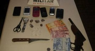 Norte de Minas - PM prende acusados de tráfico e porte de arma em Bocaiúva