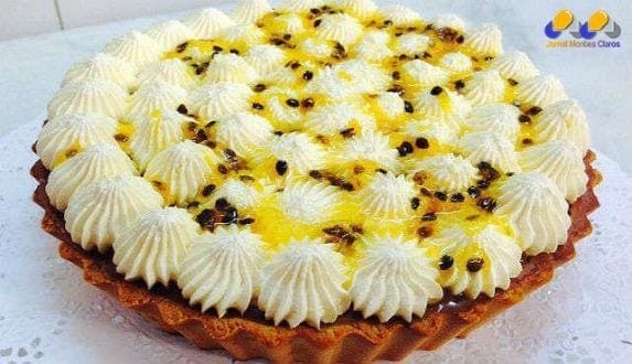 Gastronomia - Receita de torta de chocolate com chantilly de maracujá