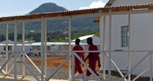 África - Presidente de Serra Leoa ordena isolamento de três dias contra ebola
