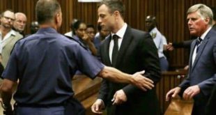 Pistorius foi condenado a cinco anos de prisão por homicídio culposo por ter assassinado a namorada em 2013
