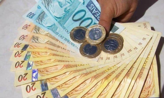 No quarto trimestre, o PIB teve um crescimento de 0,3% na comparação com o terceiro trimestre de 2014