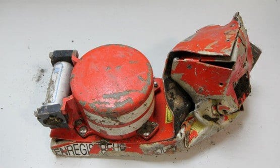 Caixa-preta encontrada é o gravador de voz do cockpit