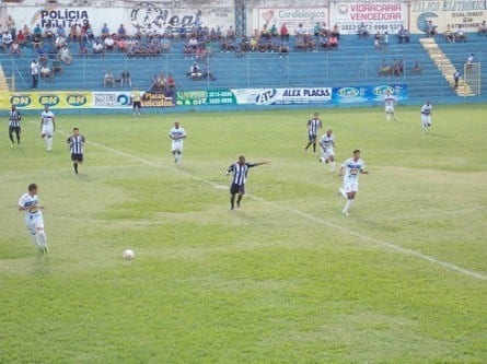 Futebol - Montes Claros F. C. perde em casa e fica com a classificação distante