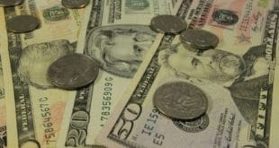 Dólar comercial fecha com maior alta desde 2004