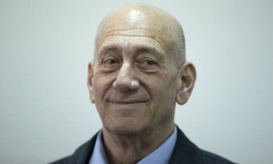 Ex-primeiro-ministro Ehud Olmert já foi condenado a uma pena de seis anos de prisão por outro caso de corrupção