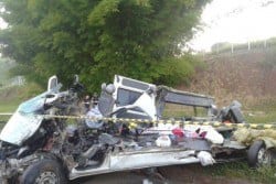 MG - Batida entre carreta e van deixa sete mortos
