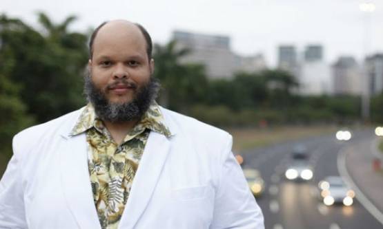 Entre outras coisas, o cantor disse que toma remédios que influencia em seu comportamento
