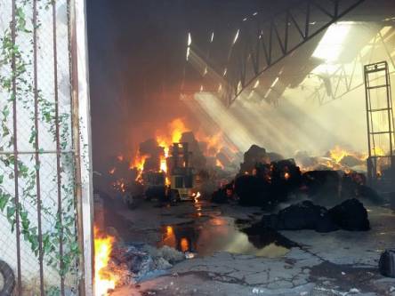 Norte de Minas - Incêndio em fábrica de tecelagem de algodão dura nove horas em Bocaiuva