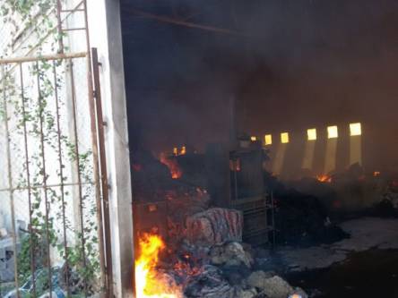 Norte de Minas - Incêndio em fábrica de tecelagem de algodão dura nove horas em Bocaiuva