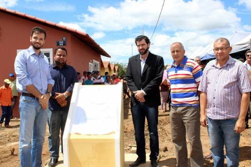 Representando o governador Fernando Pimentel, o secretário de Estado de Desenvolvimento Regional, Política Urbana e Gestão Metropolitana, Tadeu Martins Leite, destacou que, em menos de 100 dias, as questões burocráticas que impediam a inauguração do residencial, foram resolvidas pelo novo governo