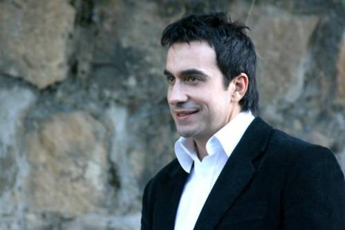 Em seu Twitter, Padre Fábio de Melo defende união gay