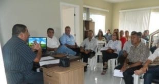 A declaração foi proclamada na reunião de prefeitos da Associação de Municípios da Bacia do Médio São Francisco (Ammesf), realizada ontem 9/4, no escritório do órgão, em Montes Claros.
