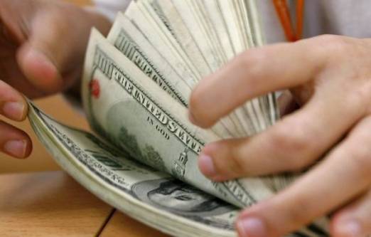Dólar opera em alta após quatro dias de quedas