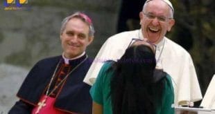 Papa teria perguntado à brasileira quem era melhor: Maradona ou Pelé?