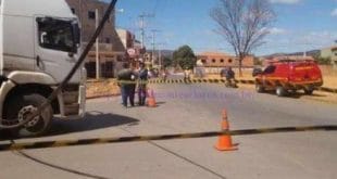 Montes Claros - Acidente com caminhão interdita varias ruas no bairro Novo Delfino