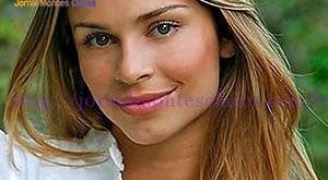 Atriz brilha na pele de Larissa em "Verdades Secretas" - Divulgação