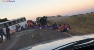 MG - Batida entre dois ônibus deixa 2 mortos e mais de 30 feridos Foto Polícia Milar