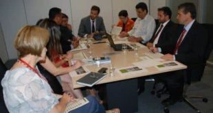 O secretário de Desenvolvimento Regional, Política Urbana e Gestão Metropolitana, Tadeu Martins Leite, se reuniu com as vinculadas da Sedru para discutir e planejar ações nas áreas de saneamento, habitação, infraestrutura, regularização fundiária, planejamento urbano e desenvolvimento regional.