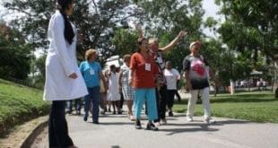 Montes Claros - Semana do Idoso movimenta o bairro Maracanã