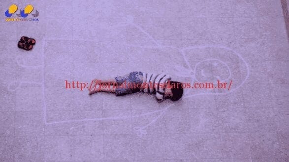 Video - Este niño deseaba tanto una mamá que se dibujó una para él