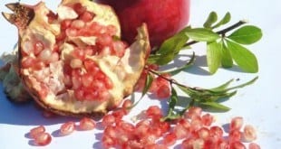 Segundo acreditam os supersticiosos, alguns alimentos trazem prosperidade e fortuna! Romã é um dos ingredientes mais consumidos no Ano Novo (Foto: Free Images)