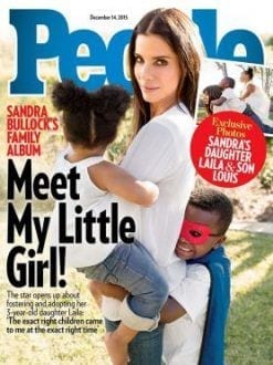 Sandra Bullock apresenta seus filhos