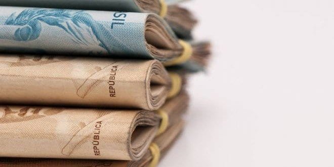 Salário mínimo vai para R$ 880 em 2016
