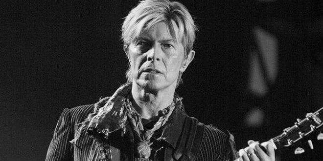 David Bowie morre de câncer