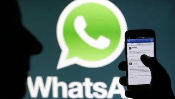 Falso alerta sobre nova forma de roubo de carro se espalha no WhatsApp