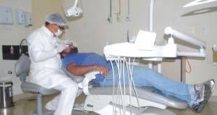 Montes Claros - Pacientes oncológicos previnem problemas dentários no Hospital Dilson Godinho