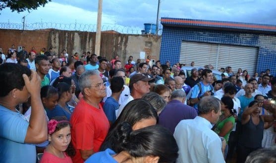 Montes Claros - Moradores comemoram o asfaltamento de ruas do bairro Jardim Primavera