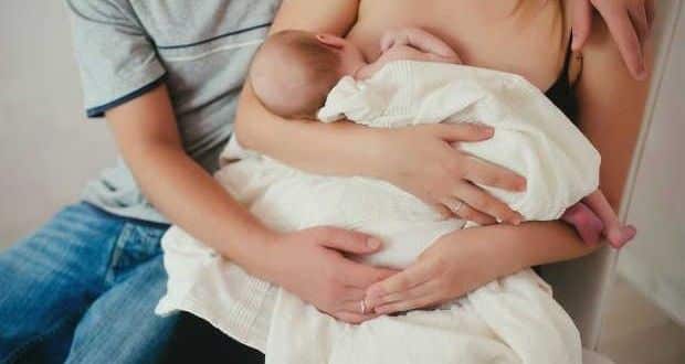 Por casamento precoce na adolescência, os jovens saem da escola para contribuir com a manutenção da família