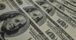 Economia - Dólar passa de R$ 4,00