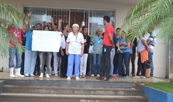 Servidores advertem que se o pagamento não for liberado, irão fazer uma paralisação