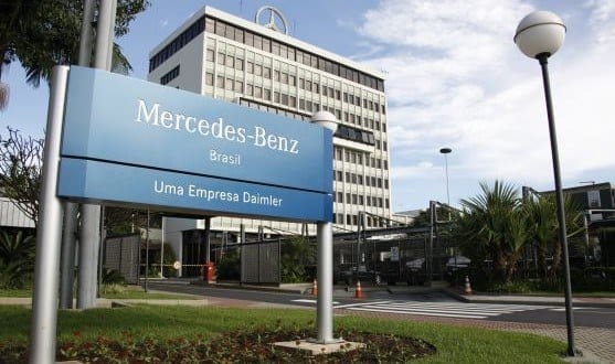 Mercedes-Benz coloca 1.500 funcionários em licença remunerada