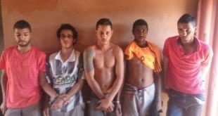 Montes Claros - PM prende 5 bandidos com envolvimento em arrobamentos e tráfico de drogas no bairro Jardim Primavera