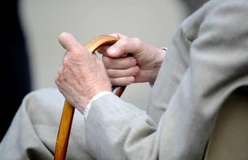 Os pesquisadores descobriram que o tratamento com testosterona aumentou o nível deste hormônio no sangue, levando aos níveis médios normalmente observados em homens jovens.