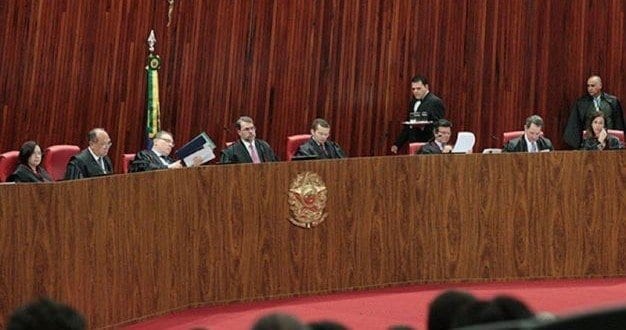 A cada oito dias, um prefeito deixa o cargo no Brasil