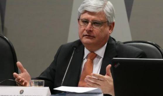 "Temos que analisar o que temos, analisar o que está nas delações premiadas e ai, tecnicamente, vamos tomar uma decisão