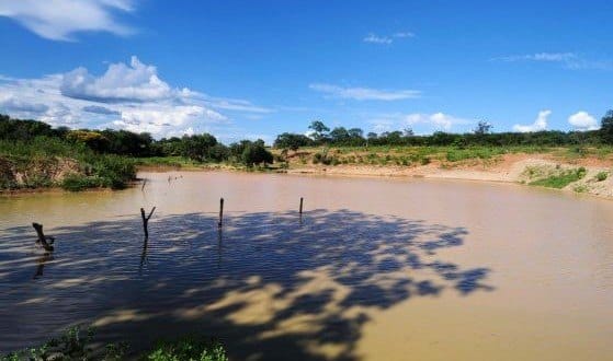 Os barreiros são as pequenas contenções para captação de água da chuva