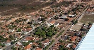 Norte de Minas - População participa de mutirão de limpeza em Capitão Eneas