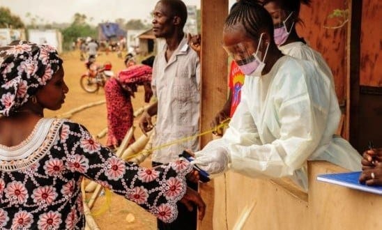África - OMS anuncia fim do ressurgimento de epidemia de Ebola em Serra Leoa