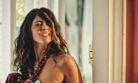 Carol Castro vive a cantora Iolanda