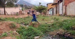 Metade da população brasileira não tem coleta de esgoto