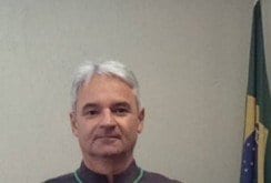 O juiz federal Itagiba Catta Preta Neto deferiu o pedido de liminar para suspender o ato de nomeação do ex-presidente Lula