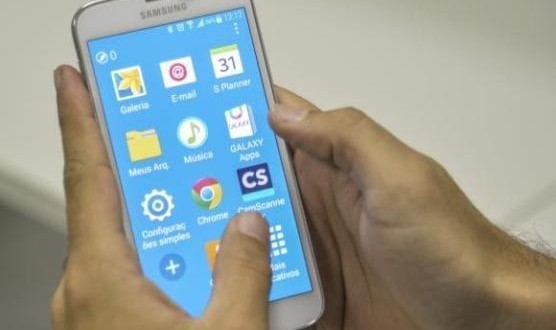 Celular é principal meio de acesso à internet no Brasil, mostra IBGE