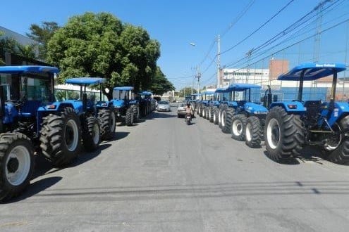 Norte de Minas - Seda entrega equipamentos para assentamentos da reforma agrária no Norte de Minas