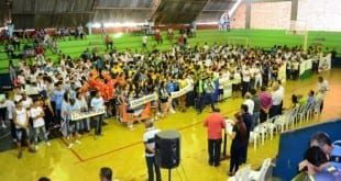 Montes Claros - Centenas de estudantes participam da abertura dos jogos escolares