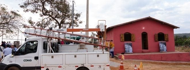 MG - Cemig leva energia elétrica à área rural de todos os territórios de desenvolvimento